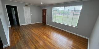 Adorable, Renovated 4/1 Family Home Gallery 3