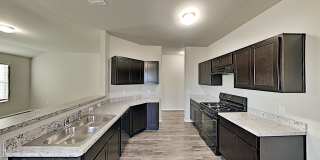 Spacious 3 Bedroom 2 Bath Home in Mustang Schools Gallery 6