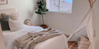 Aspan Square Gallery 8