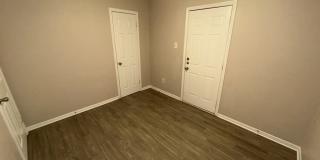 105 Reagan Ave Street Gallery 9