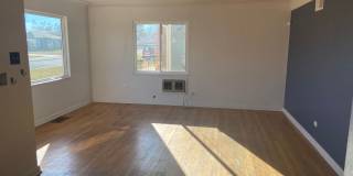 Beautiful 2 bedroom home in Chaffee Park with Huge Studio Gallery 4