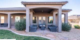 Stunning 2 Bedroom Fully Furnished Home. Community Pool & Mini Golf! Gallery 7