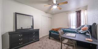 Room in 4 Bedroom Home at Magnolia Grove Gallery 11