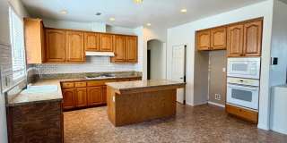 Spacious 5 Bedroom, 3 Bathroom Home in Stockdale Ranch Villas! Gallery 11