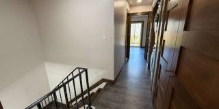 35 Leslie Road Gallery 16