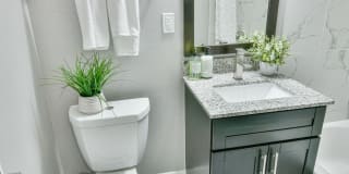 Verona at District Gallery 32