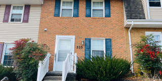 2 Bedroom, 1.5 Bath Townhouse Gallery 1
