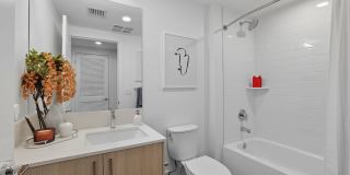 ATLANTIC SQUARE Gallery 16