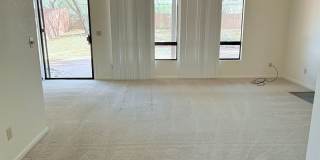 Spacious 2bd/2bath + Den home in gorgeous community (there's a lake!) Gallery 7