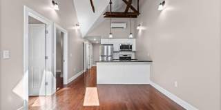 521 Warren Street Gallery 6