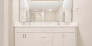Elegance and Beachfront Condo Living Gallery 9