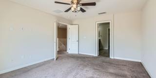 Dont Miss This Gorgeous 4 bed 3 bath plus Loft! Gallery 17