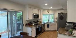 Charming single-story home Gallery 7