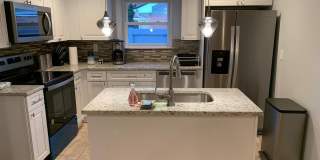 Charming 2BR House in Savannah Gallery 14