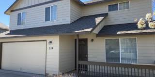 601 Ne Sandstone Court Gallery 1