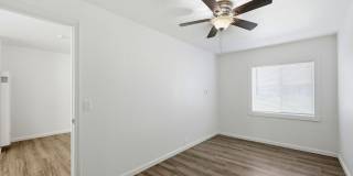 Las Flores Apartments Gallery 13