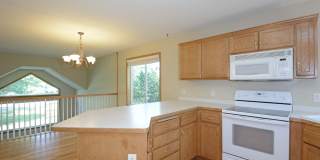 Beautiful 3 bedroom + Den, 2 Bathroom, 3 car garage single family home. MUST SEE! Gallery 14