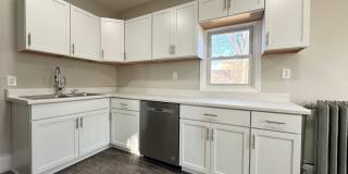 Large 4 Bedroom House! Gallery 1
