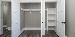 Elegant Renovation! HUGE 1 Bed 1 Bath Available Now! Gallery 20