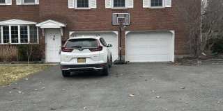 6 Davis Avenue Gallery 1