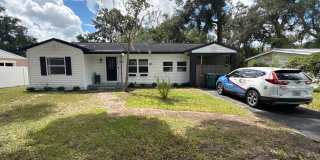Remodeled 2/1 with flex room - Super Cute! Gallery 1