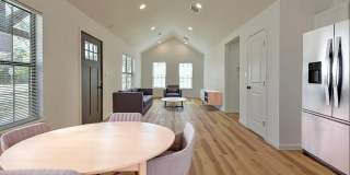 Charming Home in the heart of Bethany Gallery 4