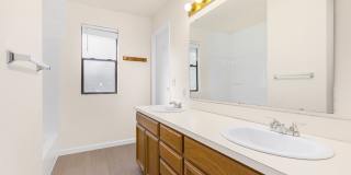 Redmond 3 Bedroom 1.5 Bath Garage Duplex Gallery 20