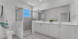 2425 SE 28TH DR Gallery 7