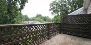 Large upper-level condo Gallery 11
