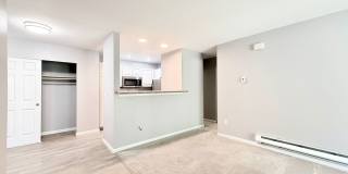 Saybrook Condo! 1 Bed/1 Bath with In-Unit Washer & Dryer & Covered Patio! Gallery 6