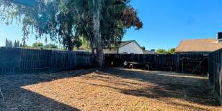 Charming 2-Bedroom Duplex with Large Fenced Yard & Attached Garage Charming 2-Bedroom Duplex with Large Fenced Yard & Attached Garage Gallery 12