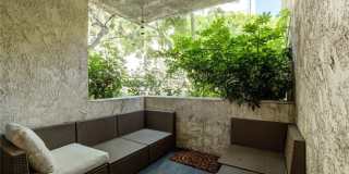 8400 De Longpre Avenue Gallery 13