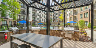 Solis Midtown Gallery 10