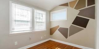 330 North Franklin Avenue Gallery 9
