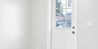 Brand New Luxury 3BR Top Floor Apartment | Washer/Dryer | Easy NYC Commute | Pet Friendly Gallery 5