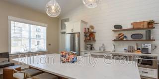 250 Grove Circle Gallery 22