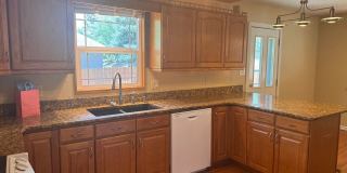 Pleasant Valley 5 Bedroom Gem with AC! Gallery 9