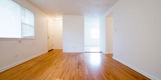 6022 S Indiana Ave Gallery 21