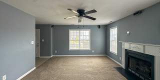 Spacious 3 Bed 2.5 Bath Home with Fenced Backyard Gallery 4