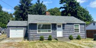 4 bedroom Seatac rambler w/ large yard Gallery 1