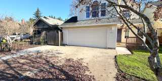 Beautiful 3 Bedroom Beaverton Home with New Carpet and Large Fenced in Backyard! Gallery 1