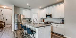 Beautiful Modern 2 story home! Gallery 10