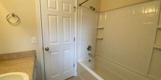 4 bedroom 2.5 bath home with a loft Gallery 25