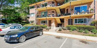 Bright & Stylish 2BR/1BA Condo in Sought-After Sumner Court in Bethesda Gallery 19