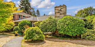 2 Bedroom 2 Bathroom + Den Magnolia House! Gallery 1