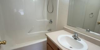 Centrally Located - 3 Bed - 2 Bath - Fenced Yard Gallery 10