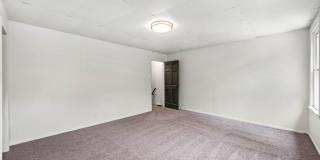 Gorgeous 3 Bedroom in Troy Hill available June 1! Gallery 16