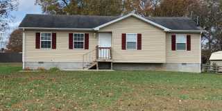 Adorable 3 Bedroom Home with Large Yard!... Gallery 1