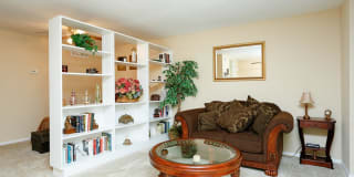 The Crest Apartments Gallery 12