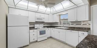 6960 Versailles Gallery 1